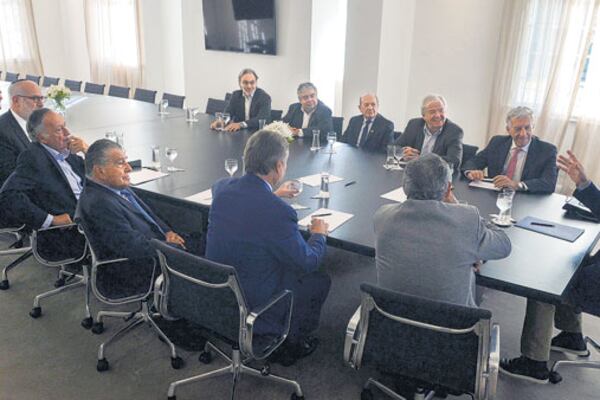 Macri con empresarios, en la Casa Rosada esta semana. Intento de rehacer una relación quebrada.