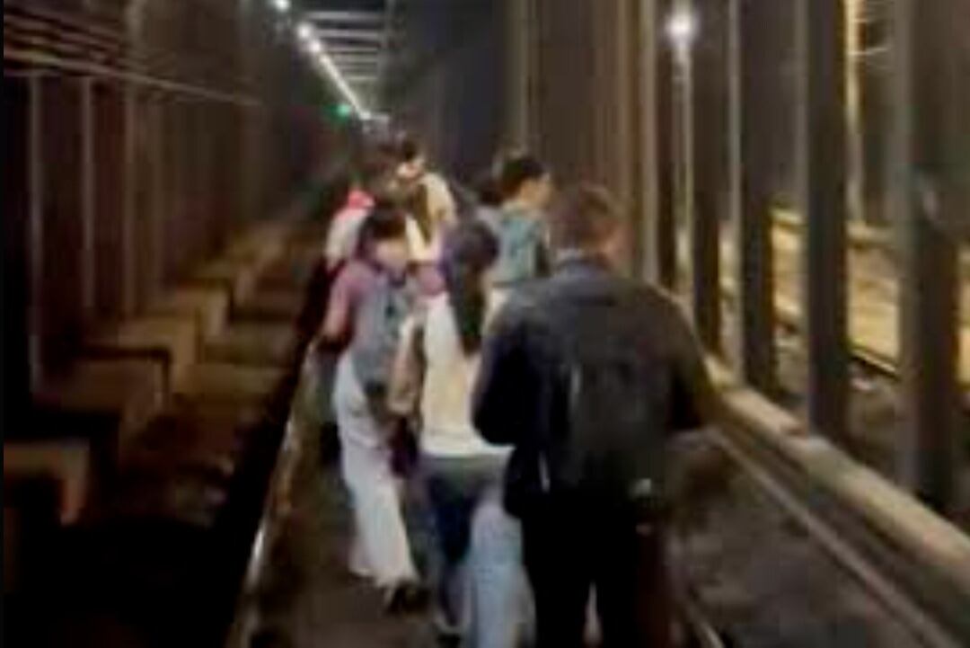 Los usuarios de la Línea B quedaron encerrados bajo tierra el lunes pasado.