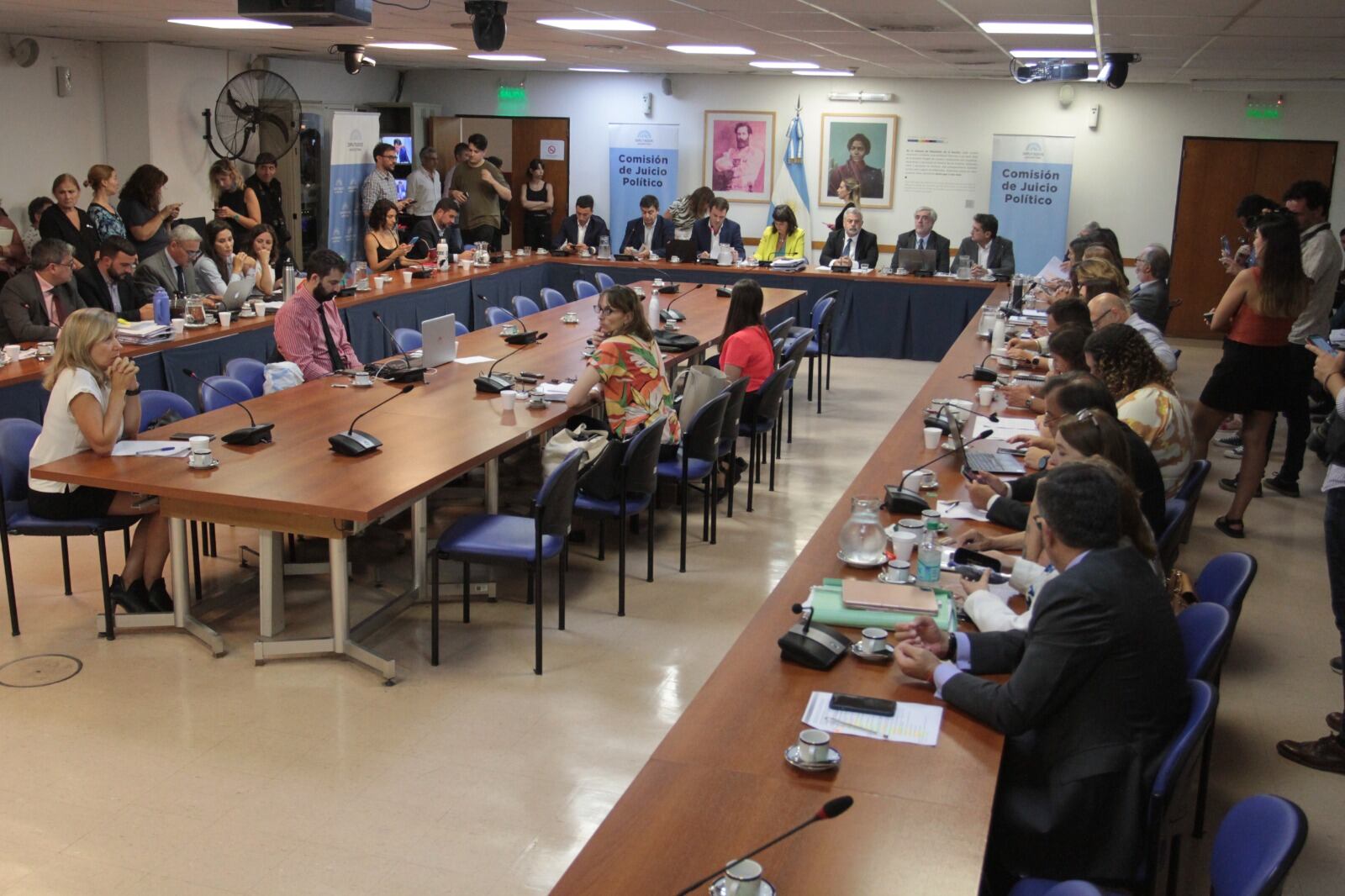 La comisión de Juicio Político analiza citar a los jueces de la Corte. 