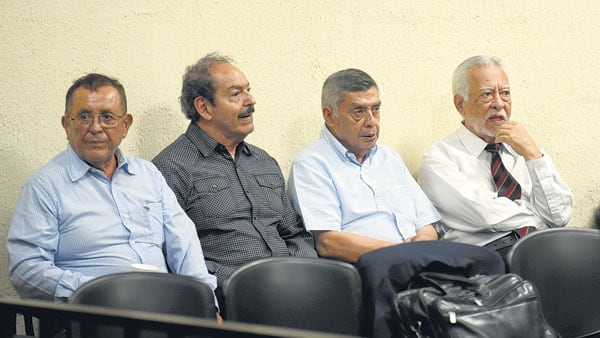 Los cuatro militares escuchan su sentencias por desaparecer a un joven de 14 años.