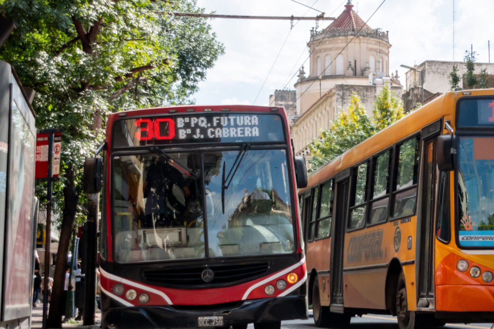 El conflicto se originó por la falta de acuerdo salarial entre los trabajadores y las empresas de transporte