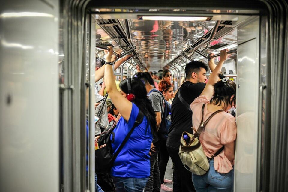 El subte pasaría a 110 pesos para finales de año o enero de 2024.