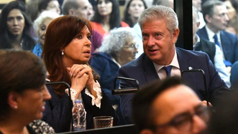 La ex presidenta Cristina Fernández en la primera audiencia del juicio oral conocimo como "Vialidad".
