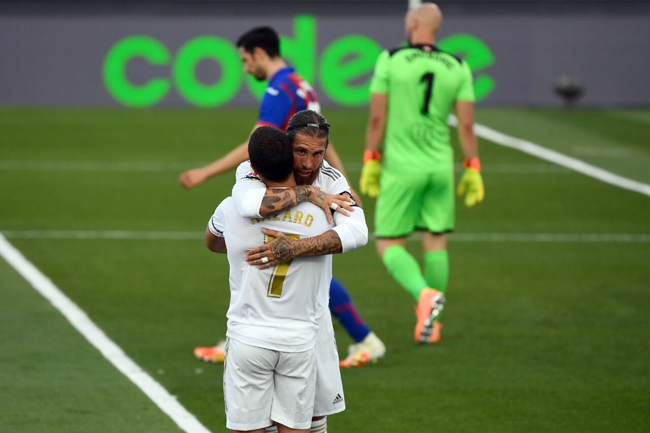 El festejo de Ramos y Hazard.