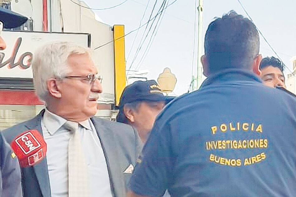 Carrazzone fue detenido mientras aguardaba en la puerta de los Tribunales la resolución sobre su pedido de exención de prisión.