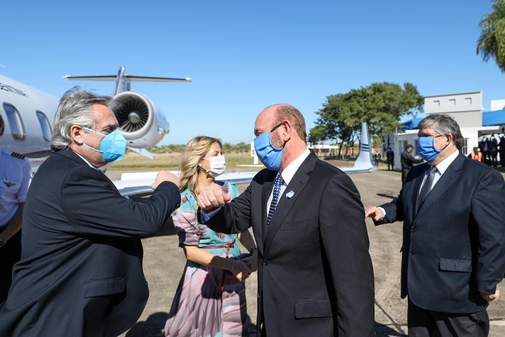 Alberto Fernández y Fabola Yáñez fueron recibidos en Formosa por el gobernador Gildo Insfrán.
