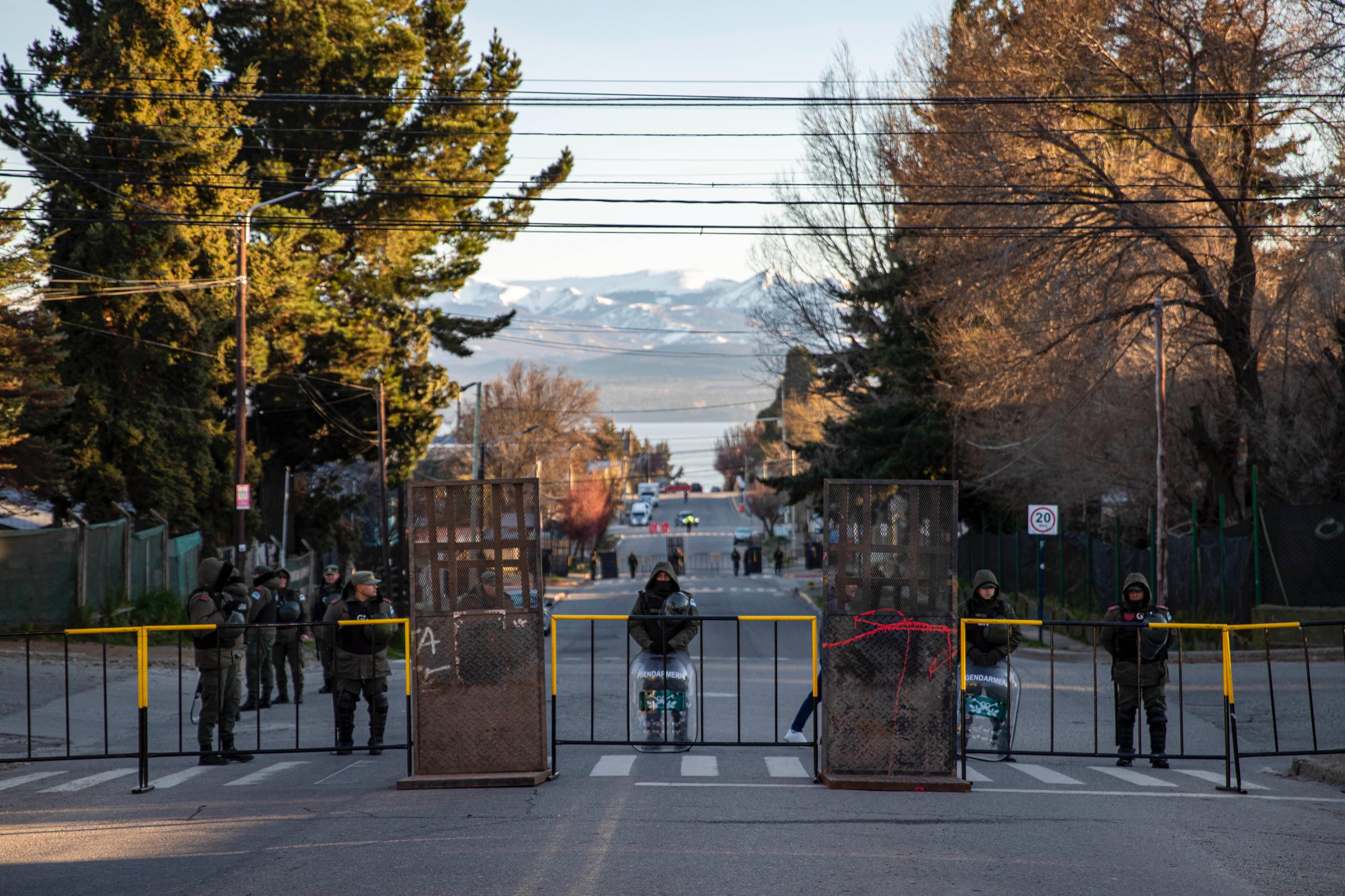 Bariloche militarizada por el juicio a la comunidad mapuche