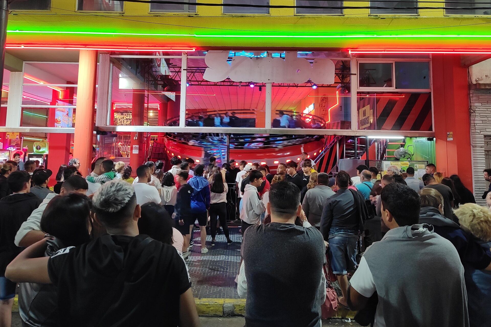 Santa Teresita entroniza un ecosistema profundamente nac & pop, una usina de felicidad que comprime instantes eternos