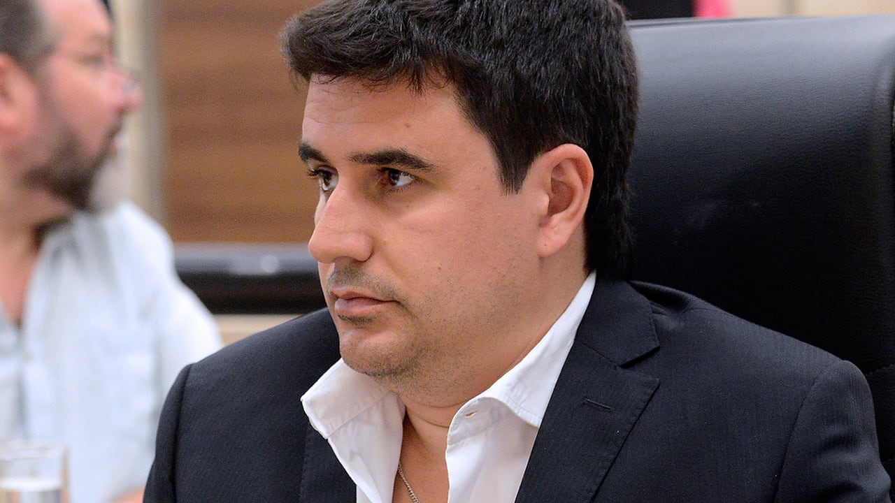 Toniolli exige a la provincia mayores subsidios.