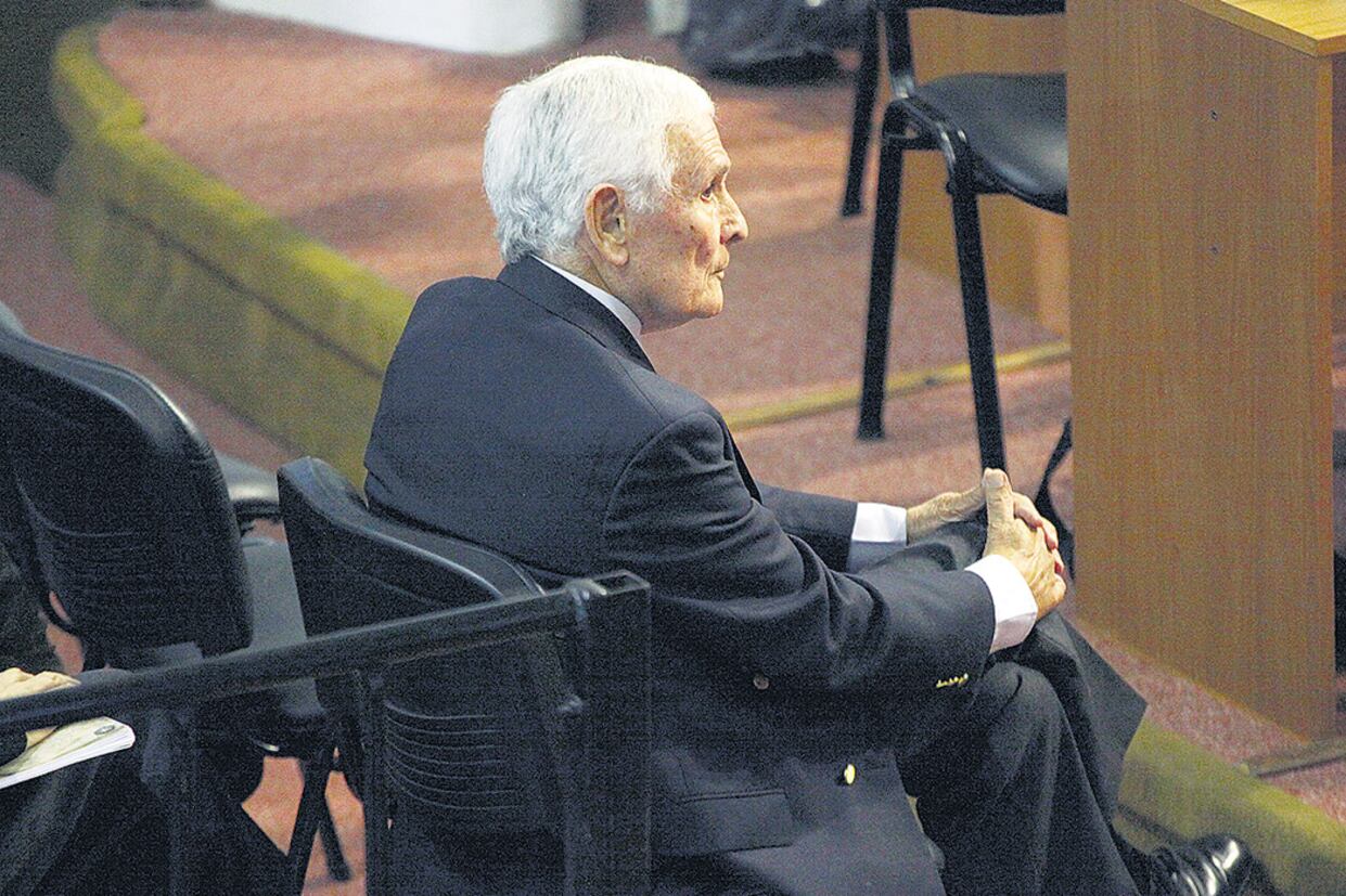 El represor Miguel Etchecolatz estaba en el penal de Ezeiza.