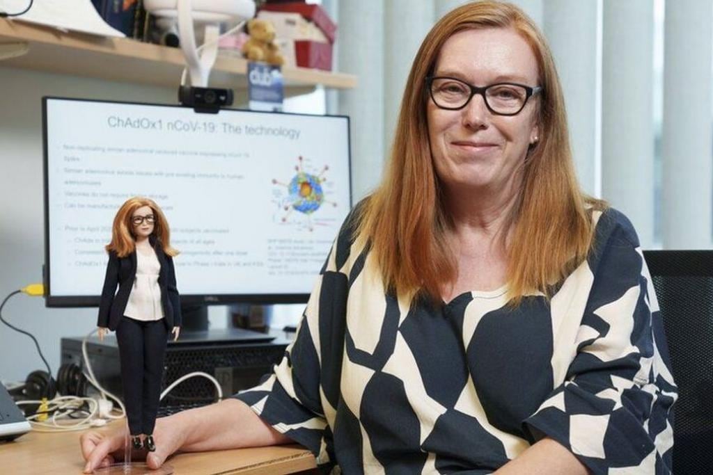 Sarah Gilbert, la desarrolladora de la vacuna de AstraZeneca, tendrá su propia muñeca muñeca Barbie.
