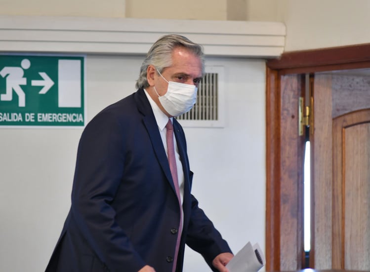 Fernández dijo que mandó sacar las vallas de Olivos.
