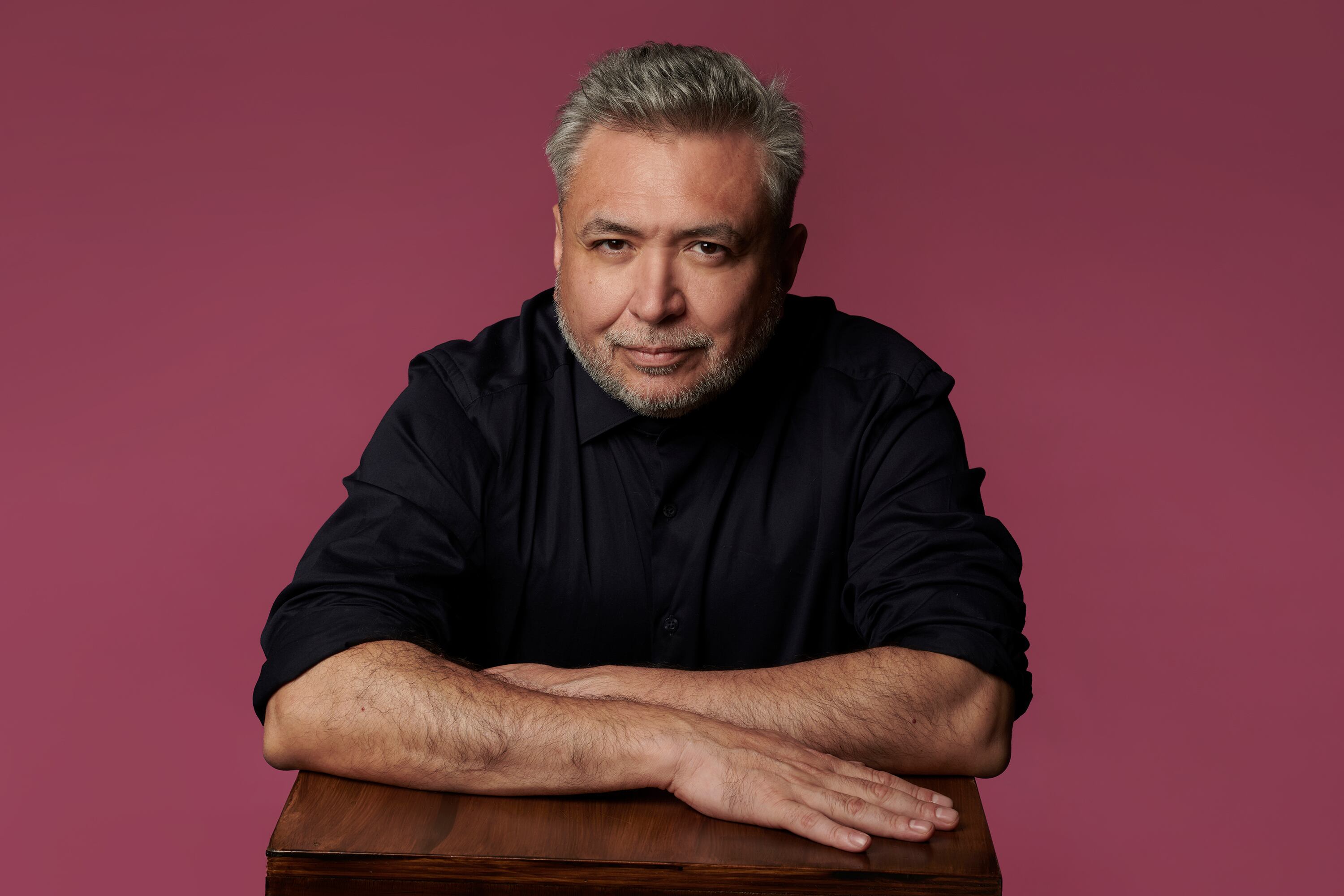 Cristian Alarcón es el creador de Anfibia y Cosecha Roja.