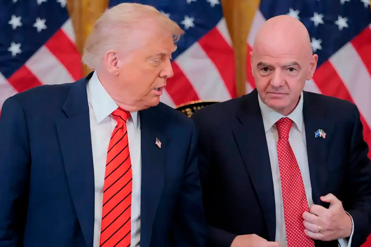 Donald Trump y Gianni Infantio vestidos casi igual