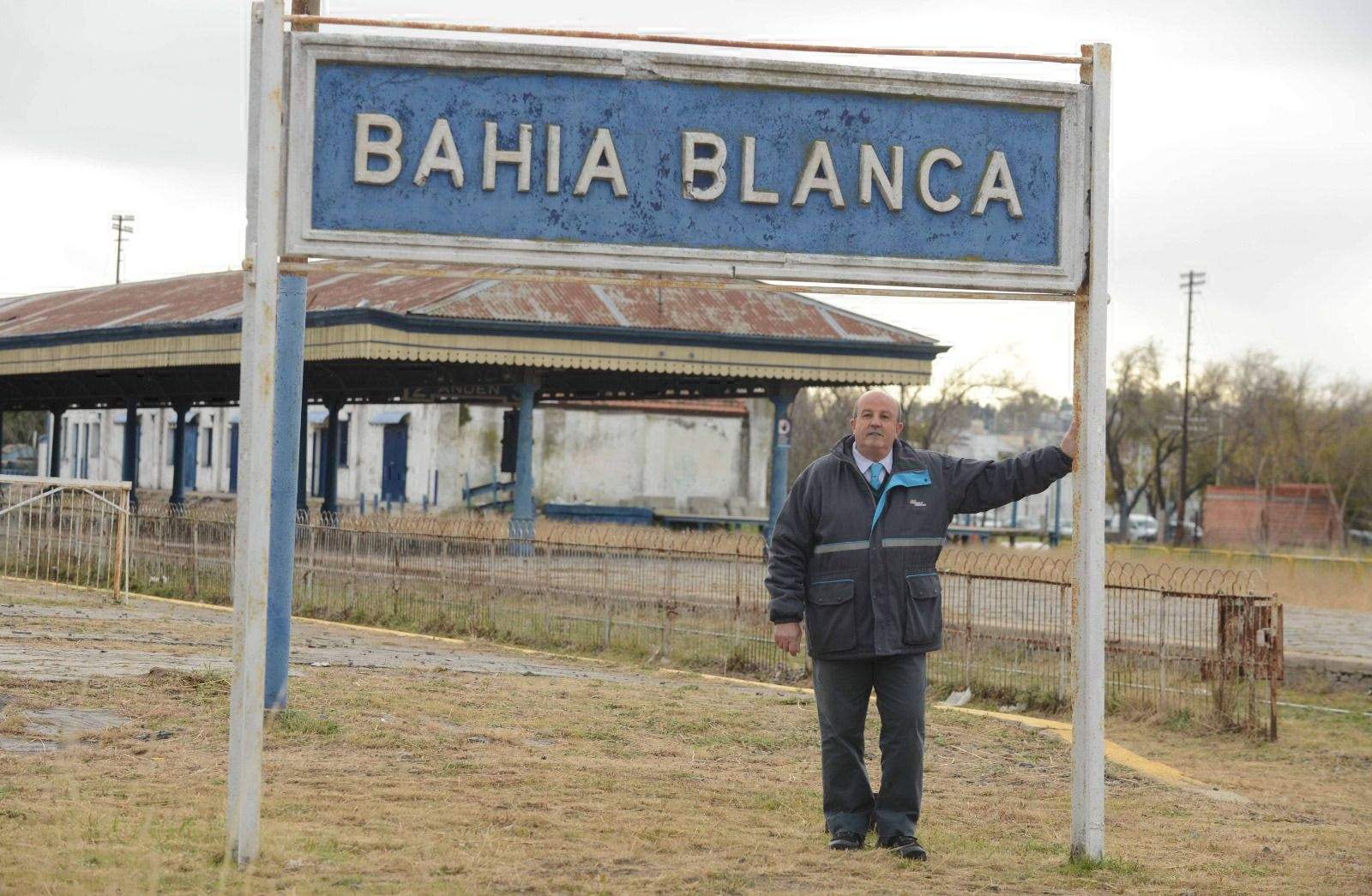 José María González estuvo 37 años de servicios en el ferrocarril, hasta que Javier Milei decidió que el tren no viajará más a Bahía.
