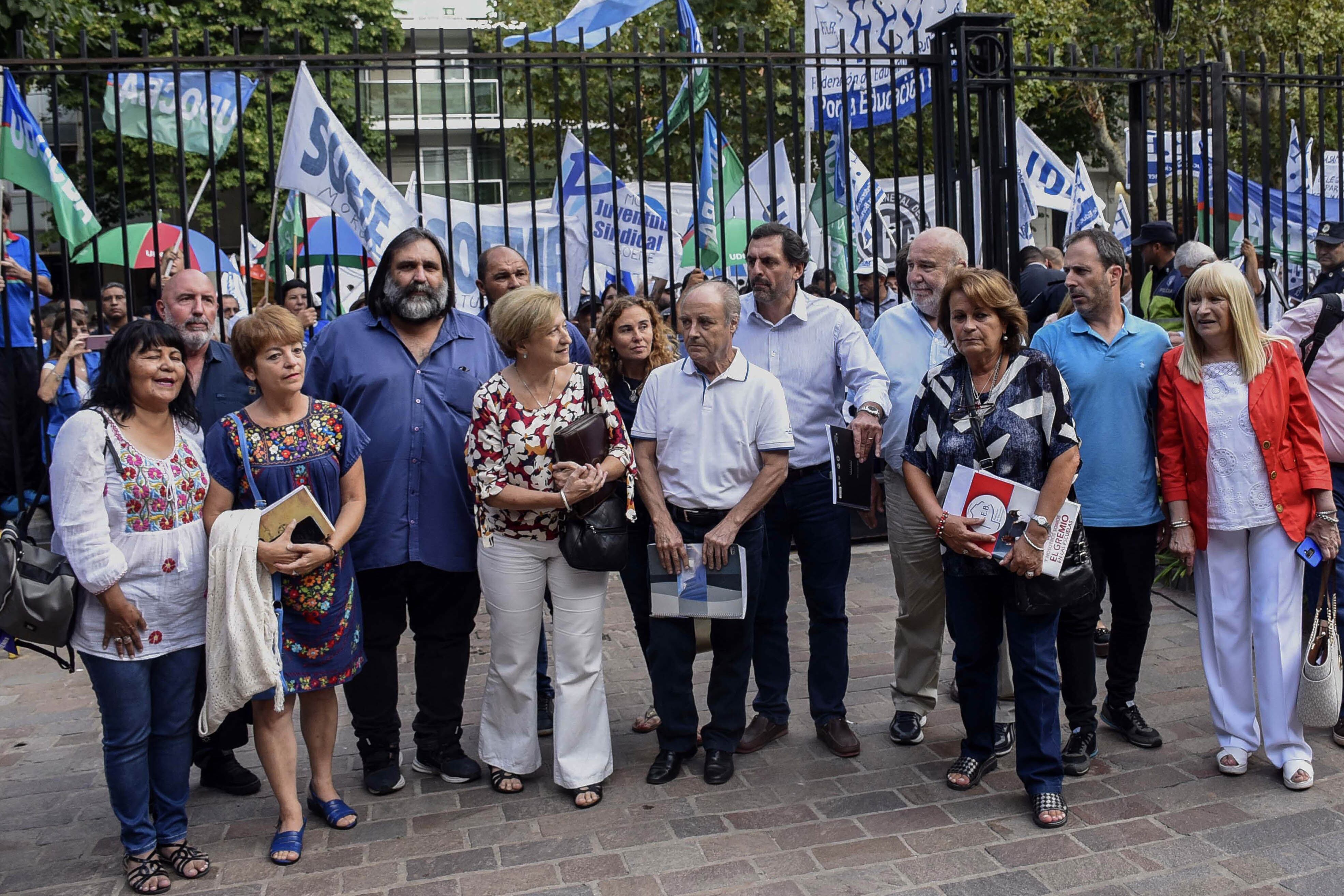 Representantes sindicales se reunieron con Kicillof.