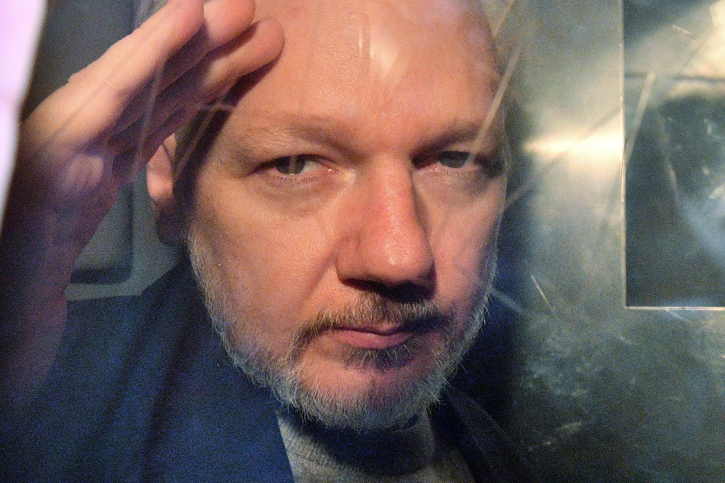Para los médicos, Assange entró en un círculo vicioso de ansiedad, estrés e impotencia.