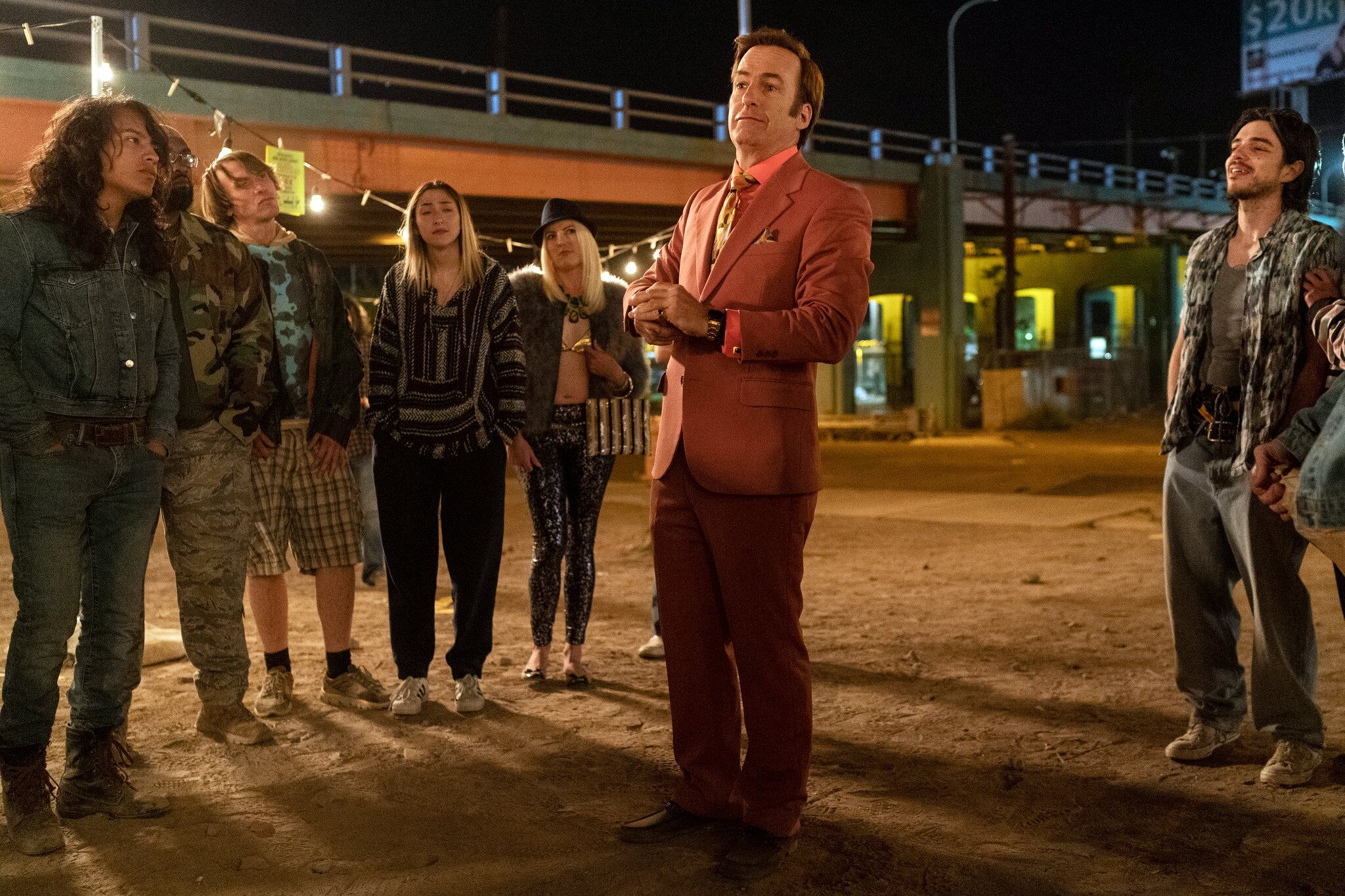 El final del primer episodio exhibió a un Saul Goodman ya sin rastros de Jimmy McGill.