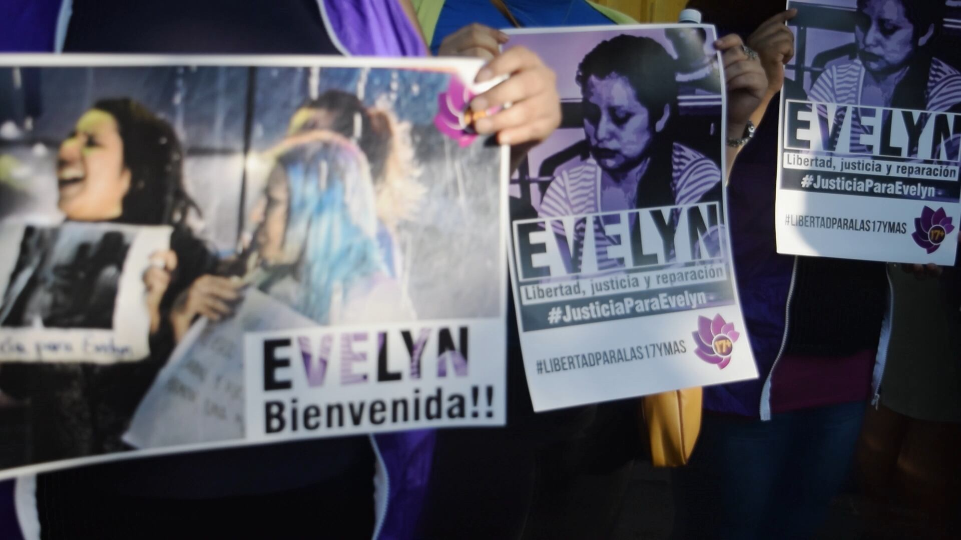 Evelyn Hernández fue violada y tuvo un bebé muerto. La condenaron a 30 años de carcel. La Agrupación Ciudadana movilizó una campaña internacional pidiendo su absolución. Fue sobreseída en 2019.