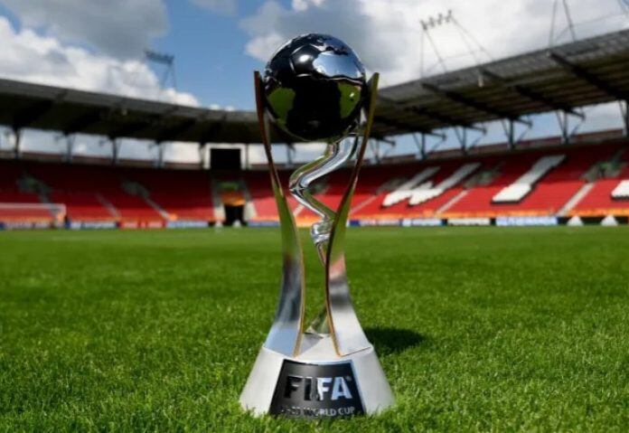 El trofeo del Mundial Sub-20 de la FIFA.