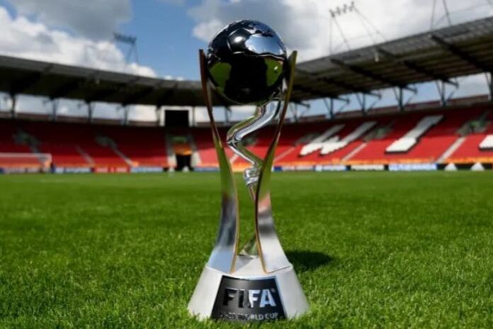 El trofeo del Mundial Sub-20 de la FIFA.