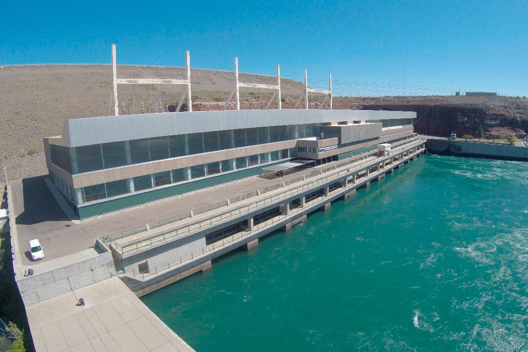 Represa de generación eléctrica de El Chocón, una de las cuatro centrales involucradas