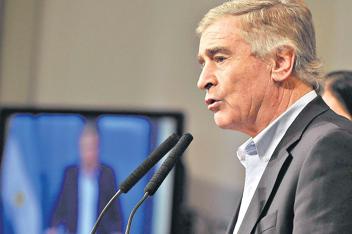 Oscar Aguad, en línea con el anuncio de Macri, se retractó del acuerdo; hoy va al Congreso.