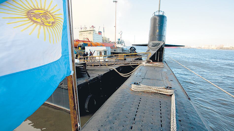 La desaparición del submarino ARA San Juan sigue generando versiones inquietantes.