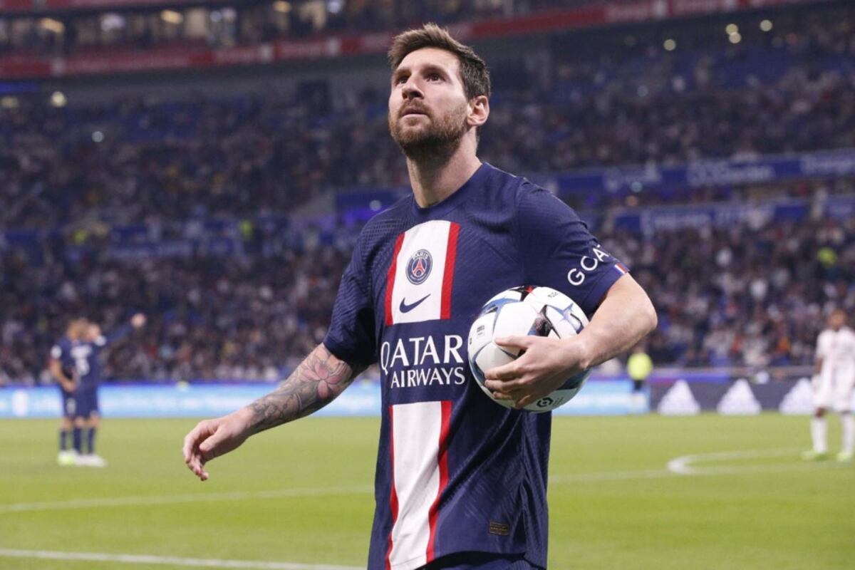 Messi vuelve a jugar en el PSG tras haber ganado el Mundial Qatar 2022 con la selección argentina.
