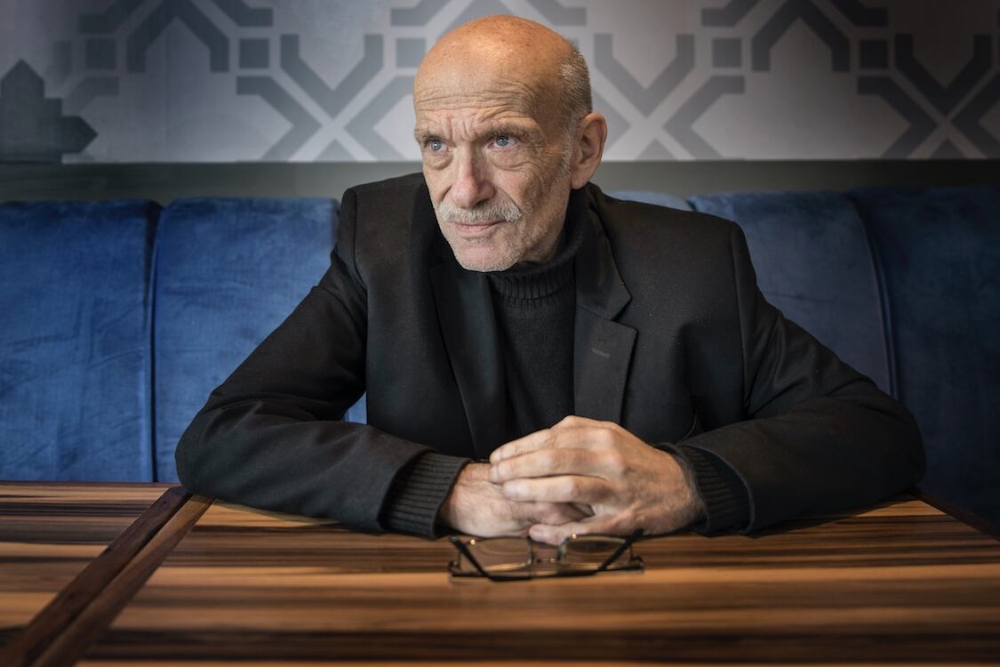 Ricardo Ragendorfer, fotografiado por Nora Lezano