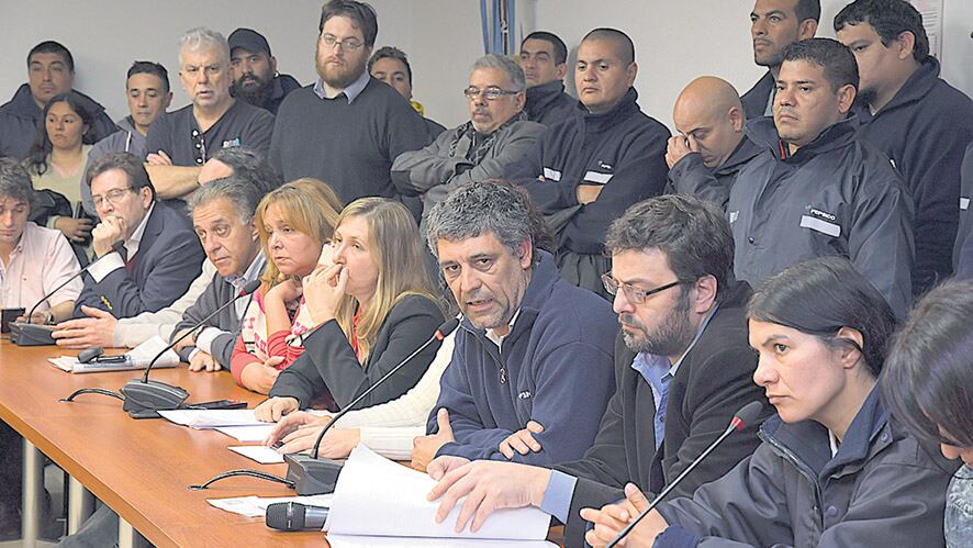 Tras la brutal represión, los trabajadores recibieron un fuerte respaldo político en el Congreso.