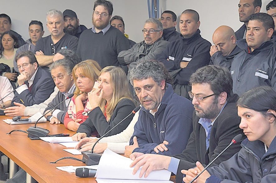 Tras la brutal represión, los trabajadores recibieron un fuerte respaldo político en el Congreso.