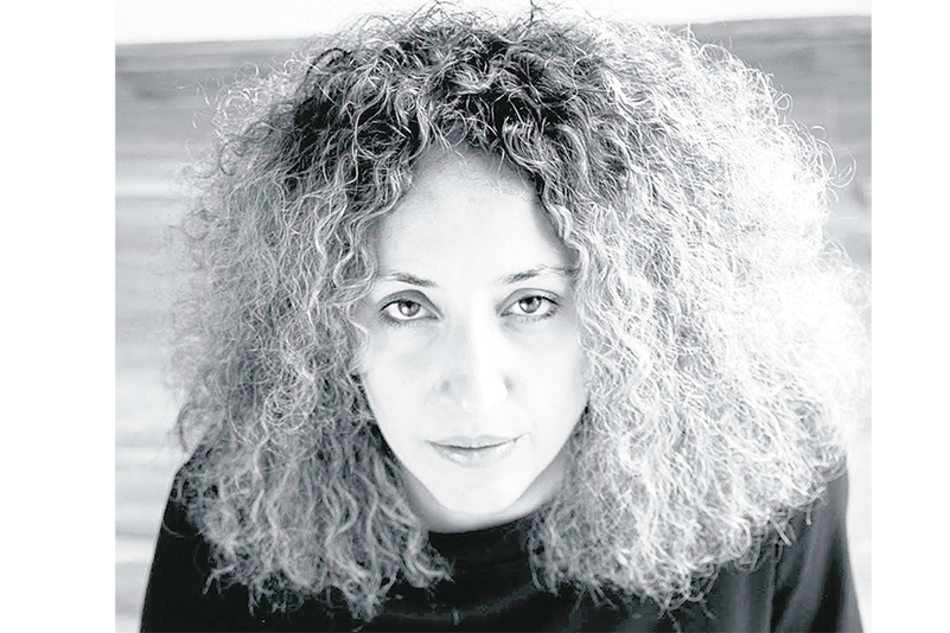 Cynthia Edul es escritora, dramaturga y directora teatral.