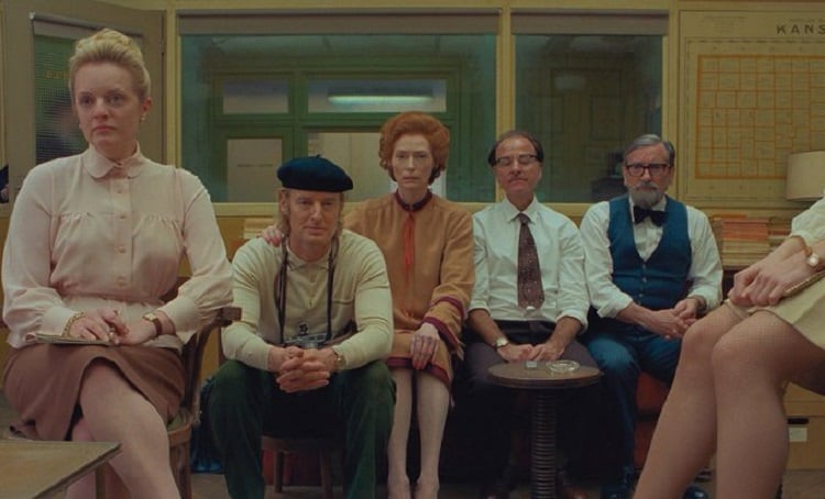 Un fotograma que reúne a parte del extenso elenco del director en su nuevo film. 