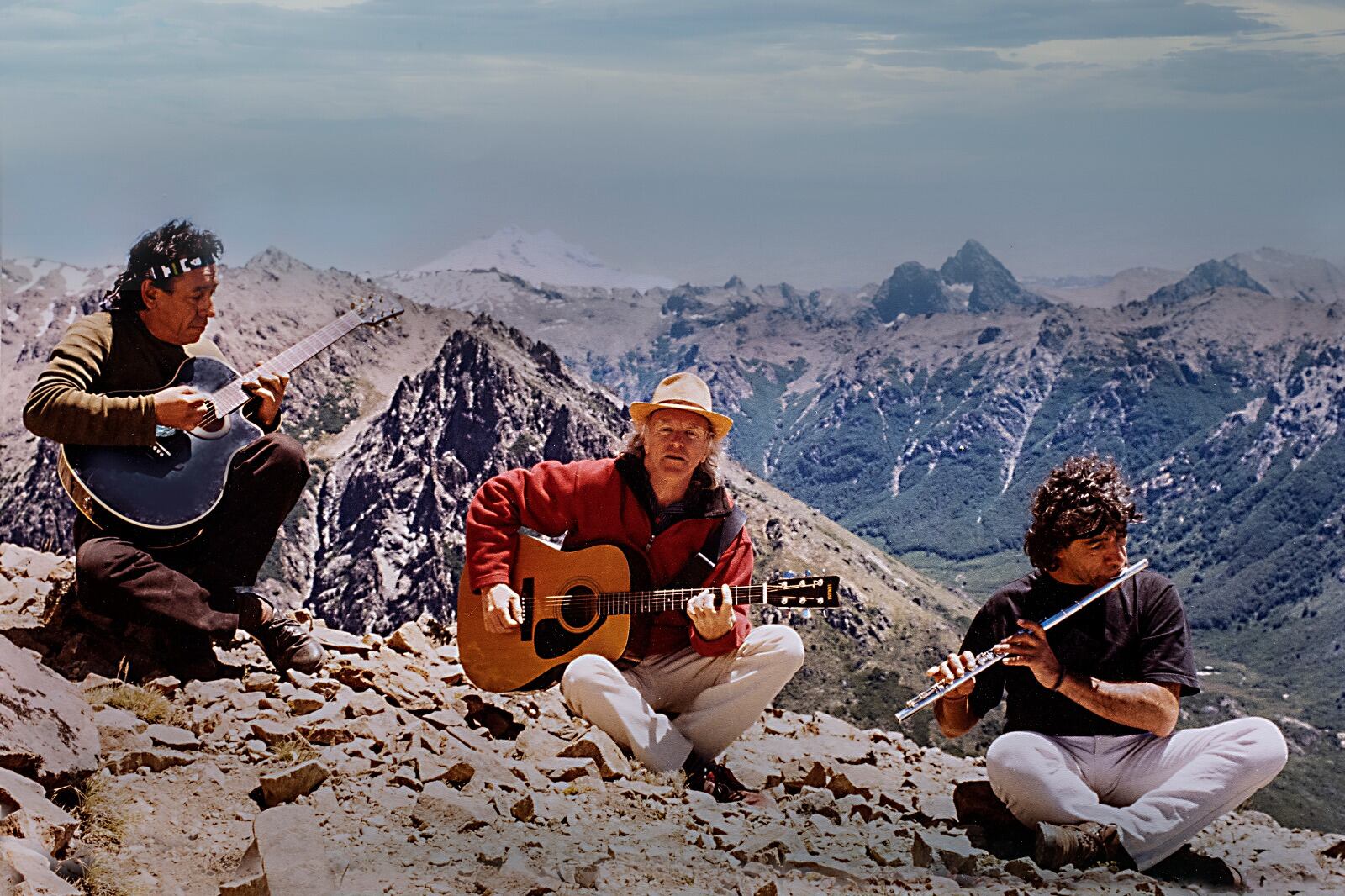 Díaz, Cantilo e Izarrualde hace veinte años, cuando dieron los shows que se grabaron.