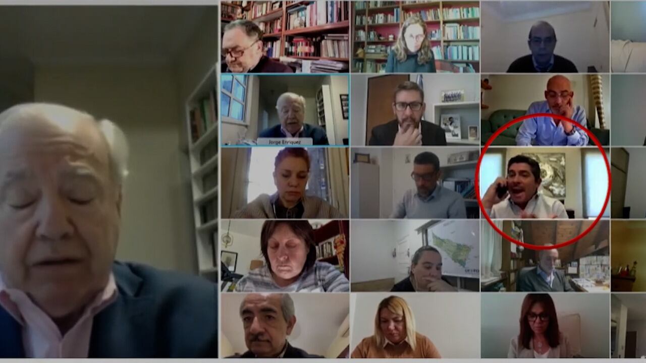 El diputado Marcelo Orrego, a los gritos mientras hablaba Jorge Enríquez.