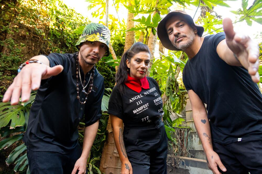 El trío Cocaibica, integrado por Leo Camargo, Mariana y Marcelo Baraj. 