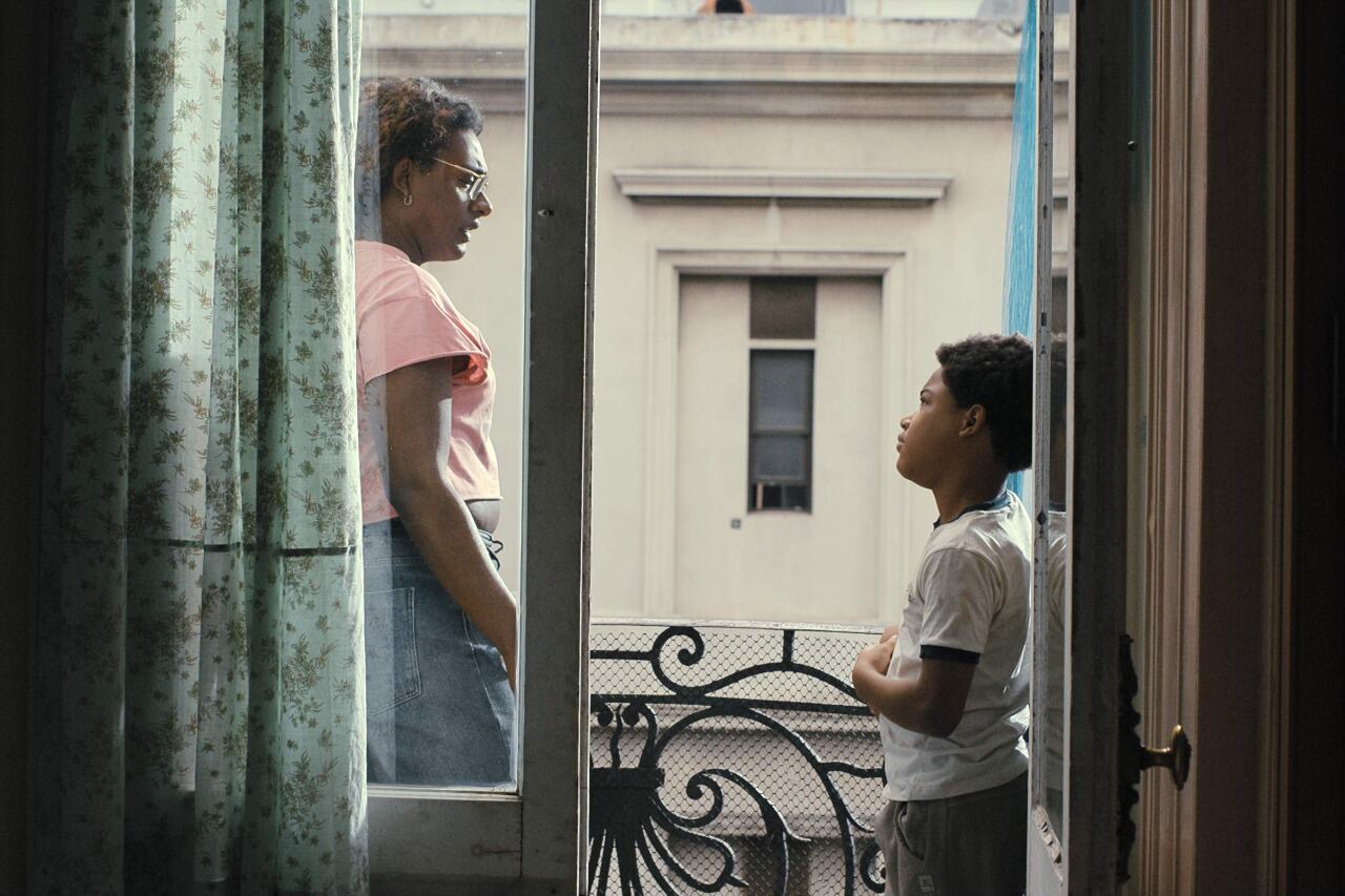 La producción de cinco episodios está encabezada por la cantante Lineker.