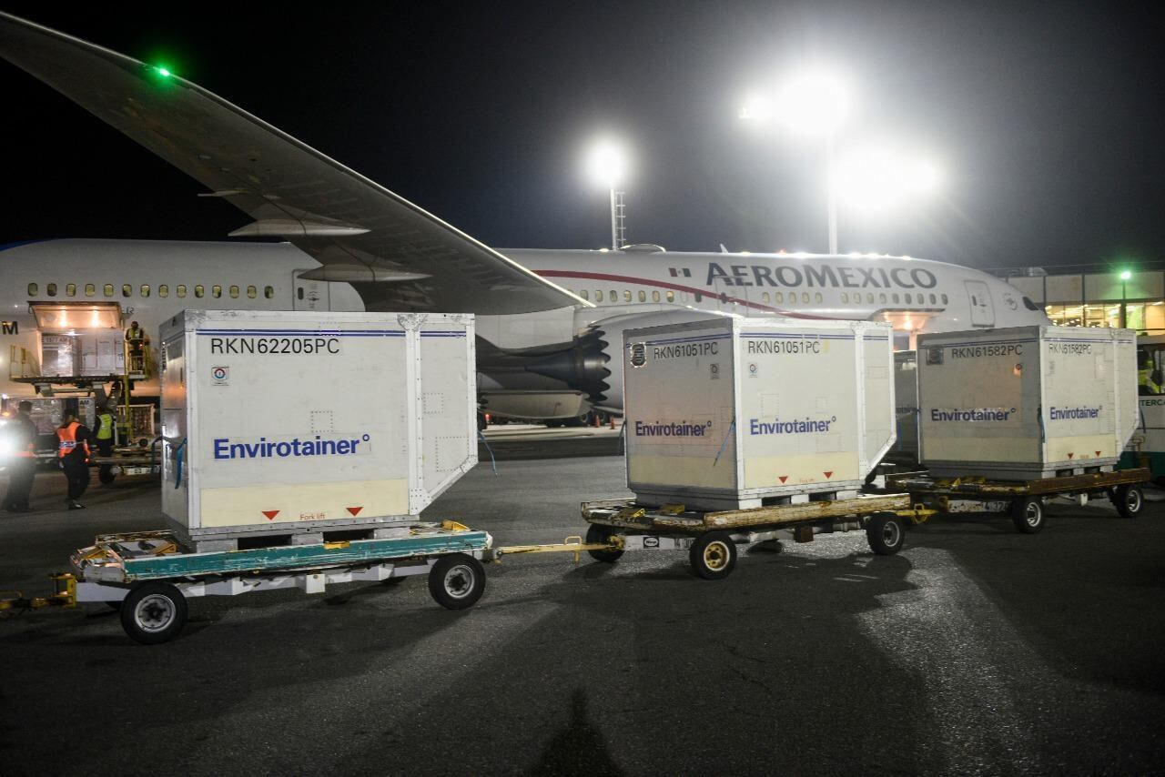 El sábado a las 20.35 aterrizó el vuelo trayendo 811.000 dosis desde México.
