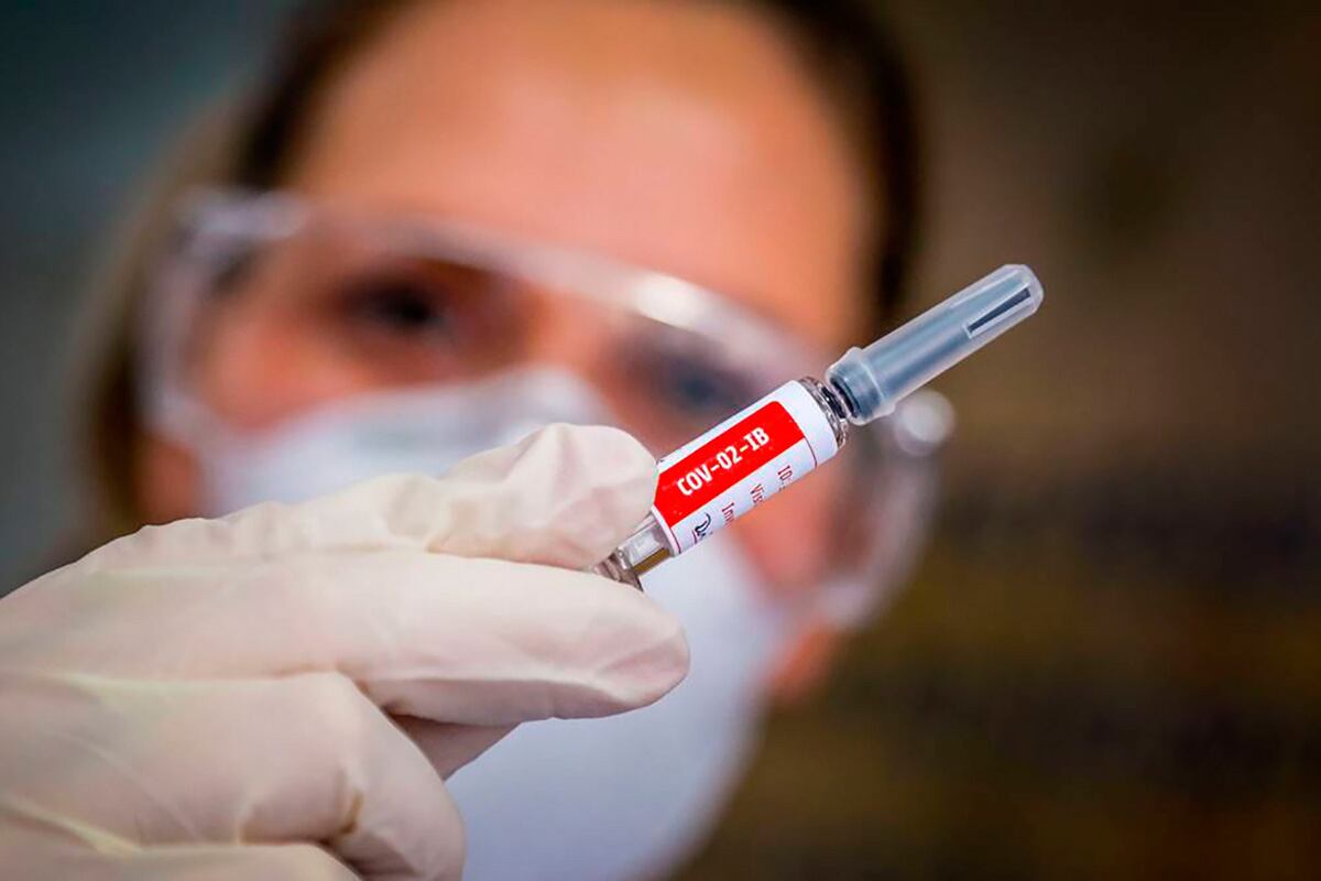 "¿Es legítimo especular con el principio activo de una vacuna que puede salvar a la humanidad de la pandemia?", pregunta Alberto Müller. 