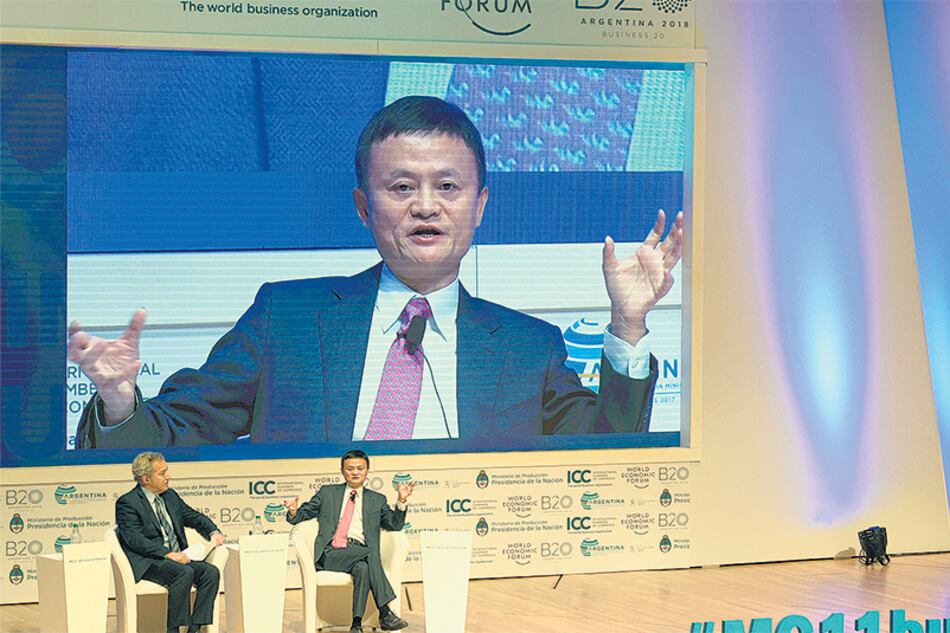 Jack Ma: “Nuestro mundo está demasiado controlado por los reguladores”.