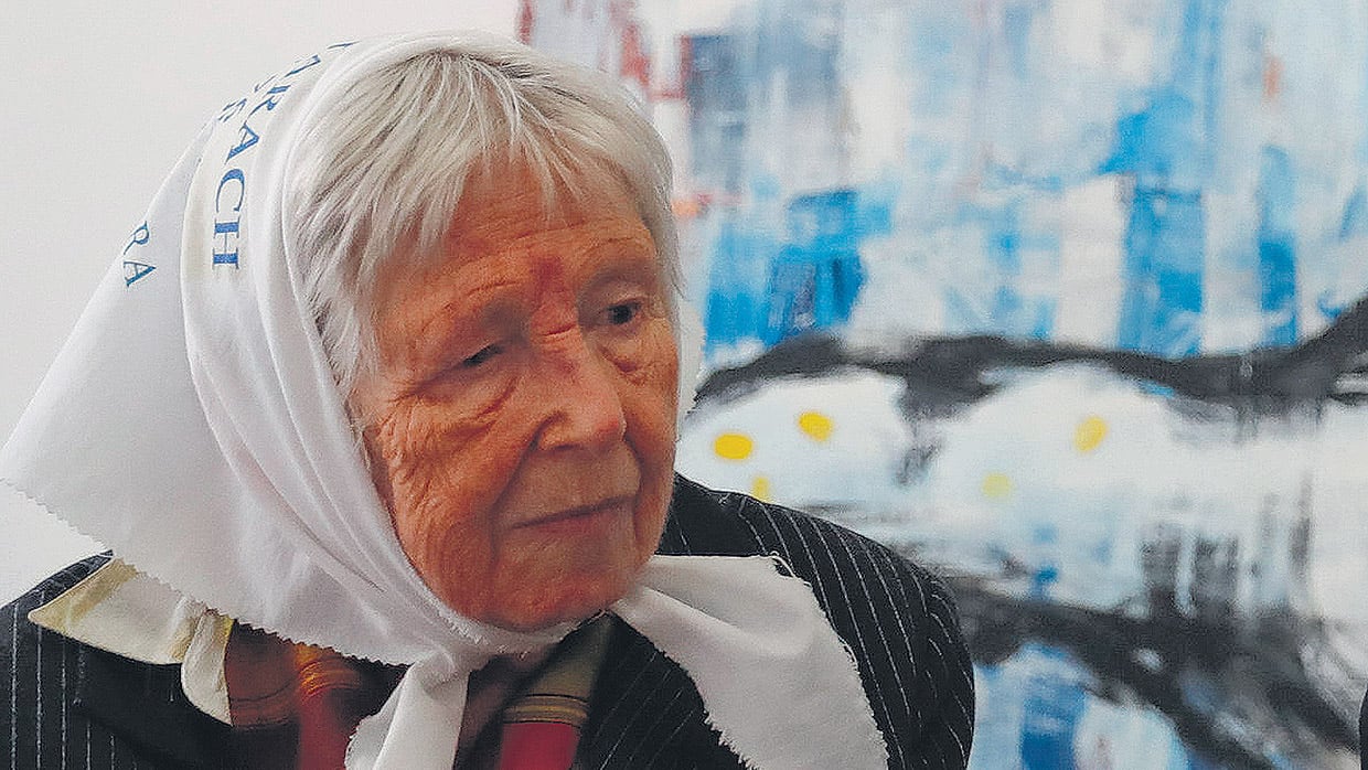 Jarach le contó a Merkel de su abuelo, víctima de los nazis, y de su hija, víctima de la dictadura.