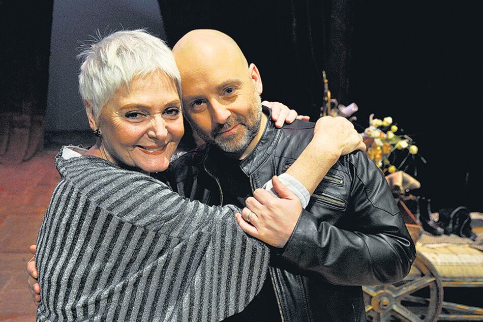 “El teatro está para hacer pensar y para exponer ideas”, coinciden Lapacó y Muscari sobre la obra de Brecht.