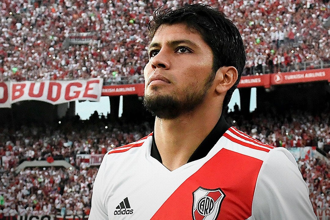 Roberto Rojas en el estadio Monumental