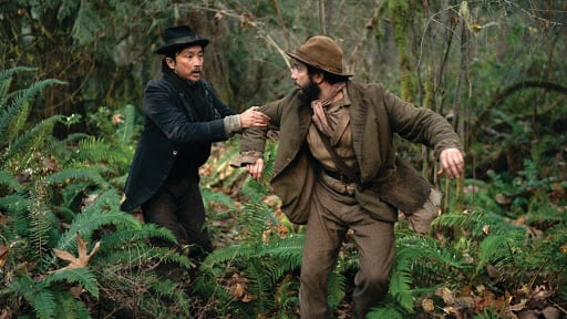 King-Lu (Orion Lee) y “Cookie” Figowitz (John Magaro), en problemas.