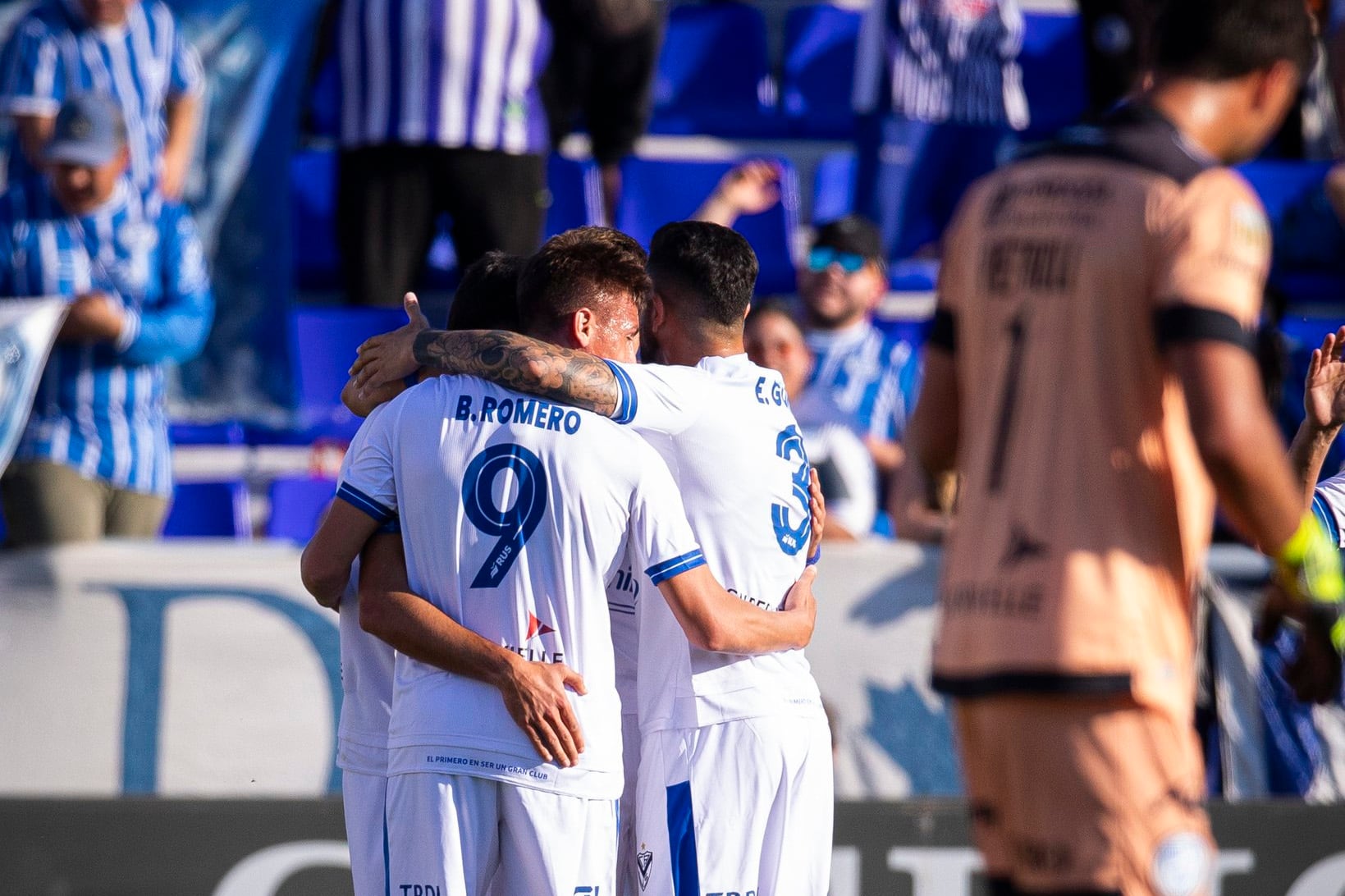 Vélez festeja el primero en su visita a Mendoza