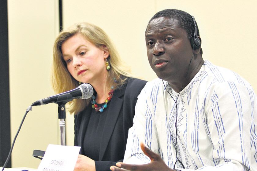 Elina Steinerte, de Letonia, y Sètondji Roland Adjovi, de Benín, los representantes del grupo de la ONU.