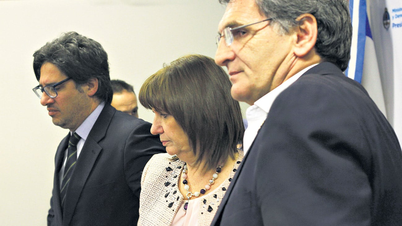 Garavano y Avruj se convirtieron en voceros del Gobierno sobre el caso Maldonado tras el pase de Bullrich a cuarteles de invierno.