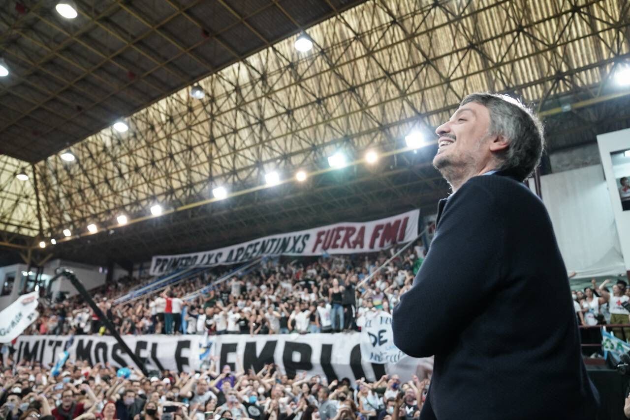 Máximo Kirchner en el microestadio del club Lanús.