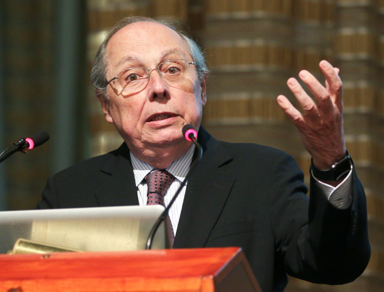 Guillermo Calvo no sabe cuántas reservas hay pero dice que son pocas.on de